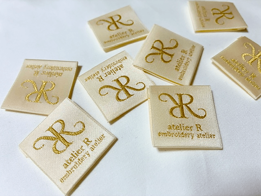 （ON-032）繊細な刺繍のカットワークのブラウス専門店【atelier R】さまの織りネームのご紹介